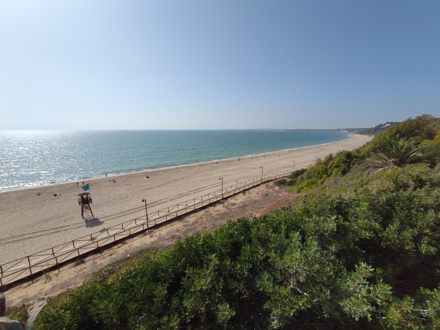 Atico terraza y piscina, cerca de la playa