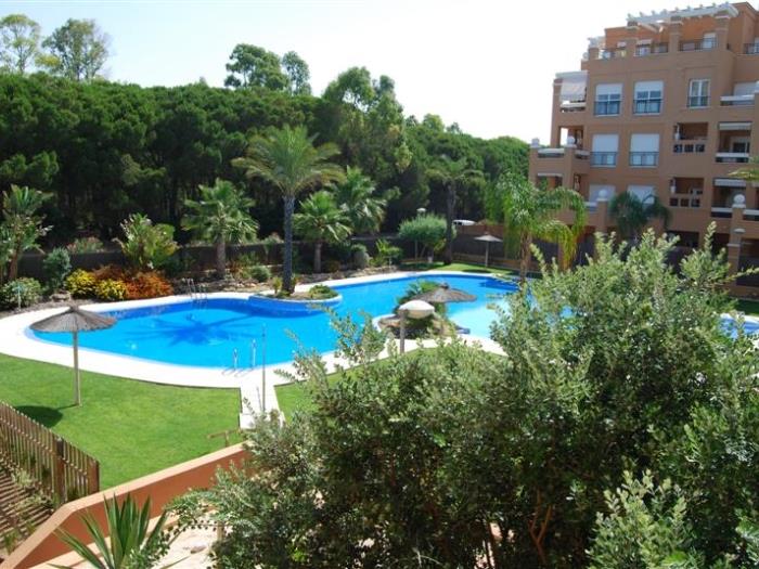 Holiday apartment with pool and air conditioning