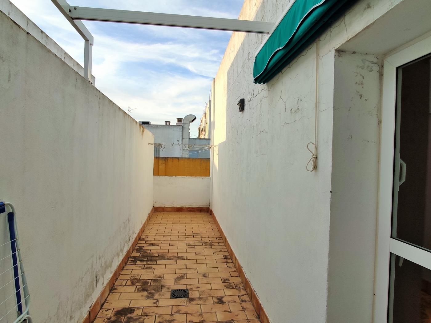 En pleno casco histórico, junto a la Ribera del Marisco