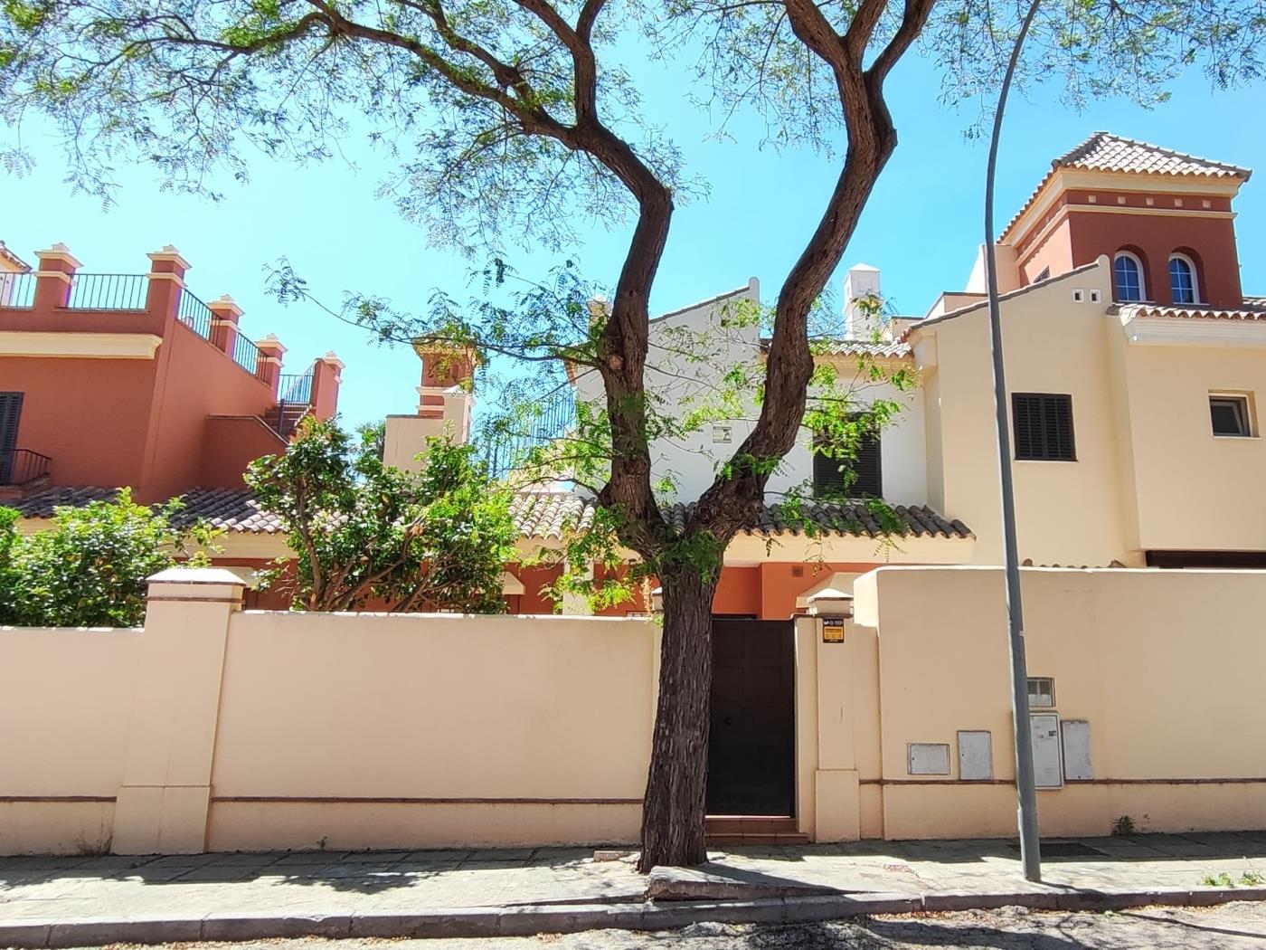 Espectacular casa con piscina